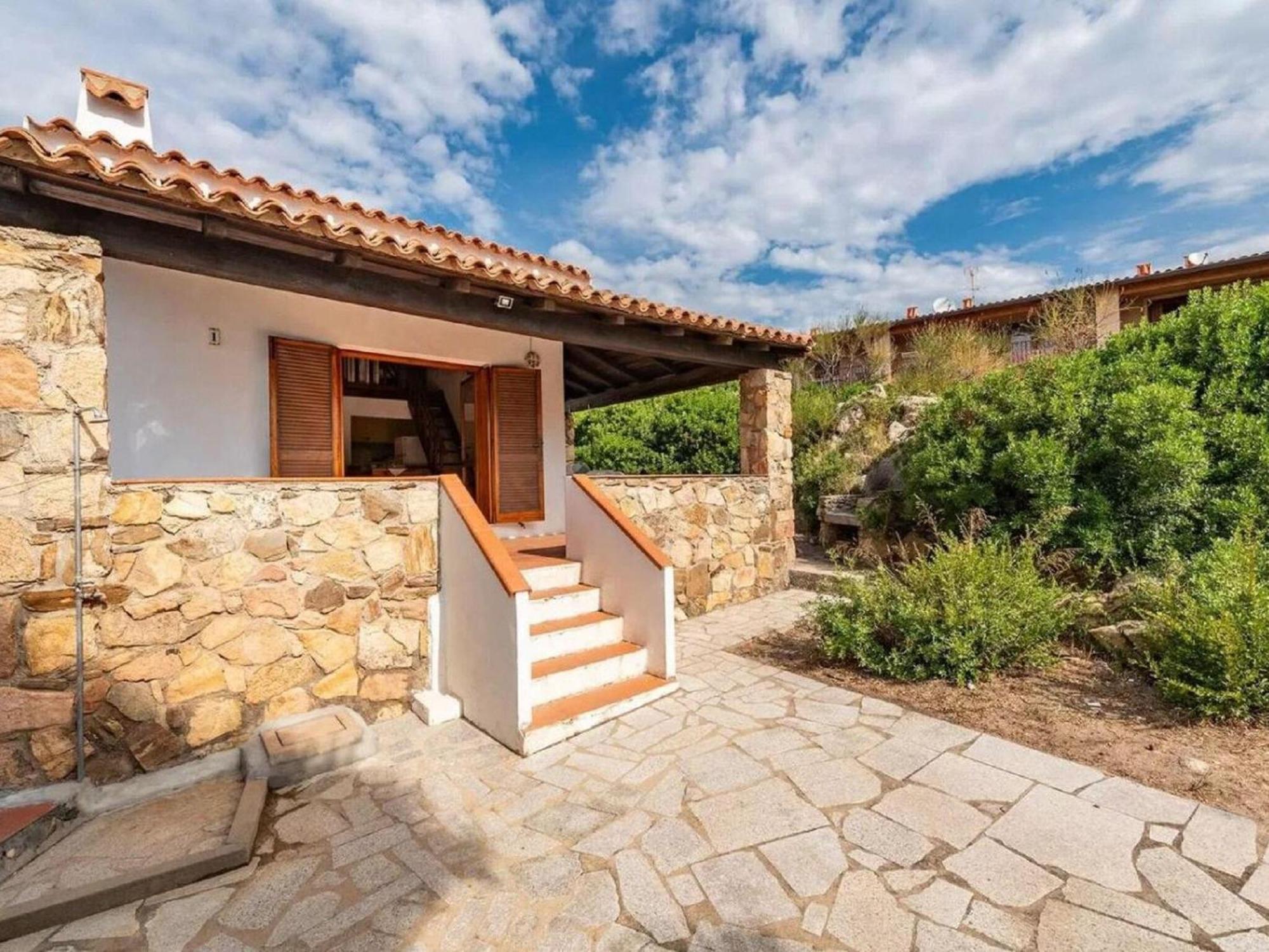 In With Veranda And Garden